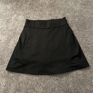 Black athletic tennis skirt - size L